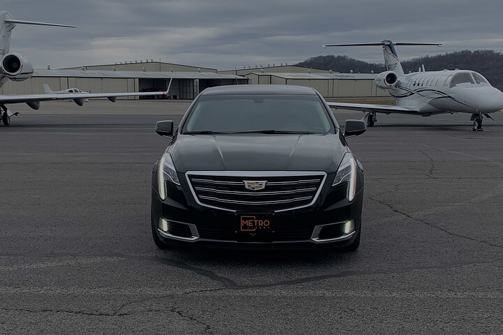 Private Car Nashville Airport to Downtown Hotels - Photo 1 of 3